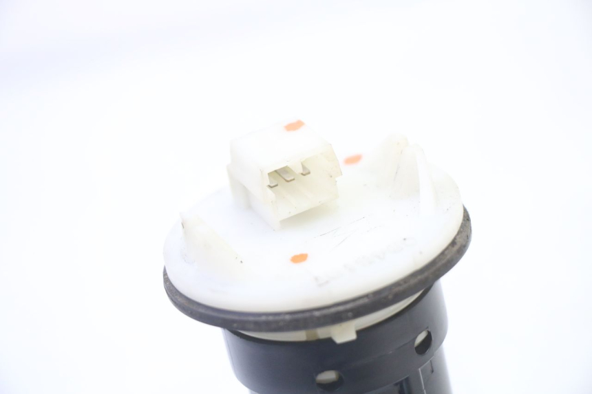 photo de FUEL TANK GAUGE PIAGGIO X9 EVOLUTION 125 (2003 - 2007) - Alternative perspective