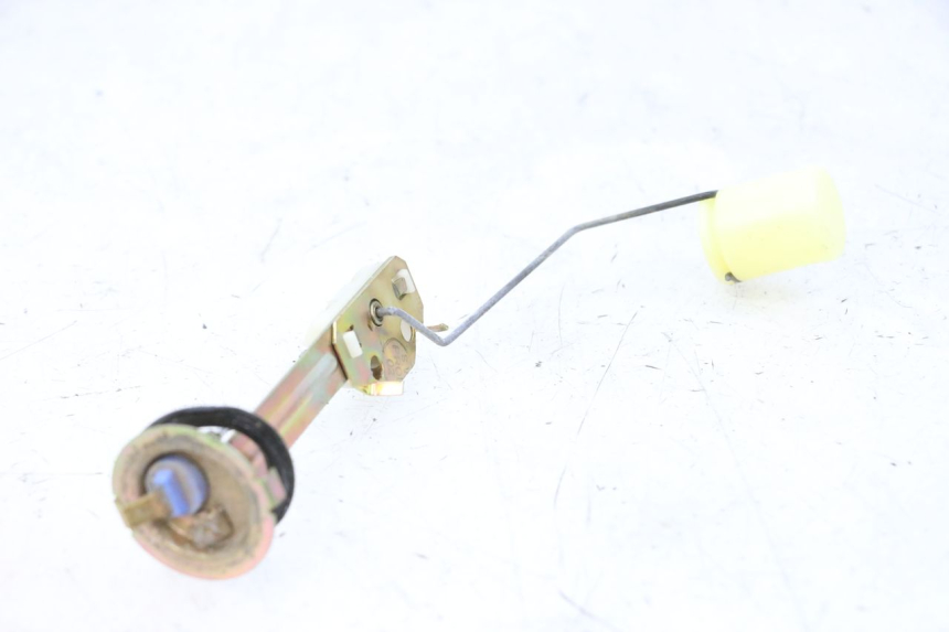 photo de FUEL TANK LEVEL YAMAHA YP MAJESTY 125 (2002 - 2006) - Zoom on usage condition