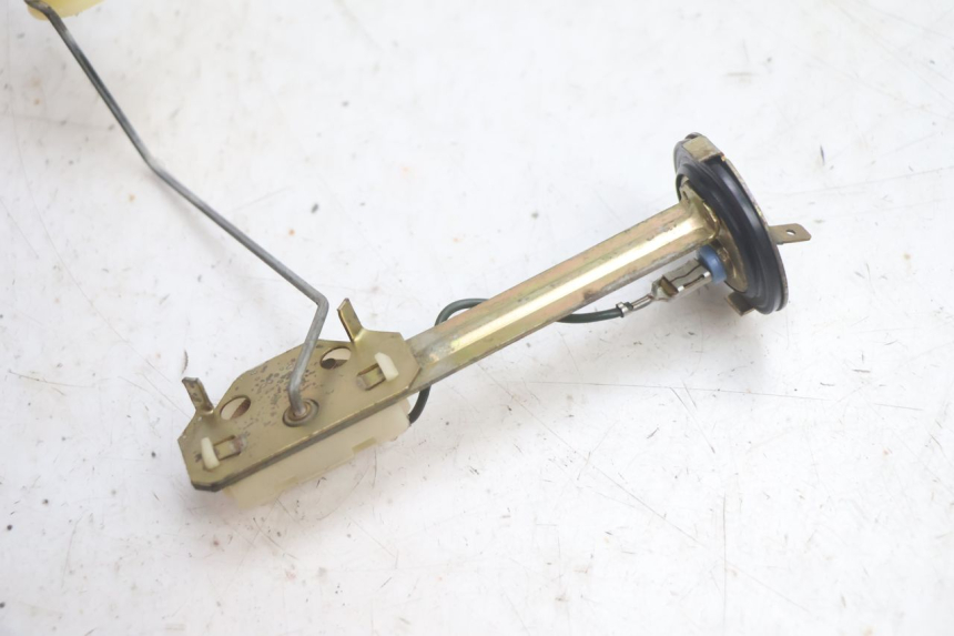 photo de FUEL TANK LEVEL YAMAHA YP MAJESTY 125 (2002 - 2006) - Zoom on usage condition