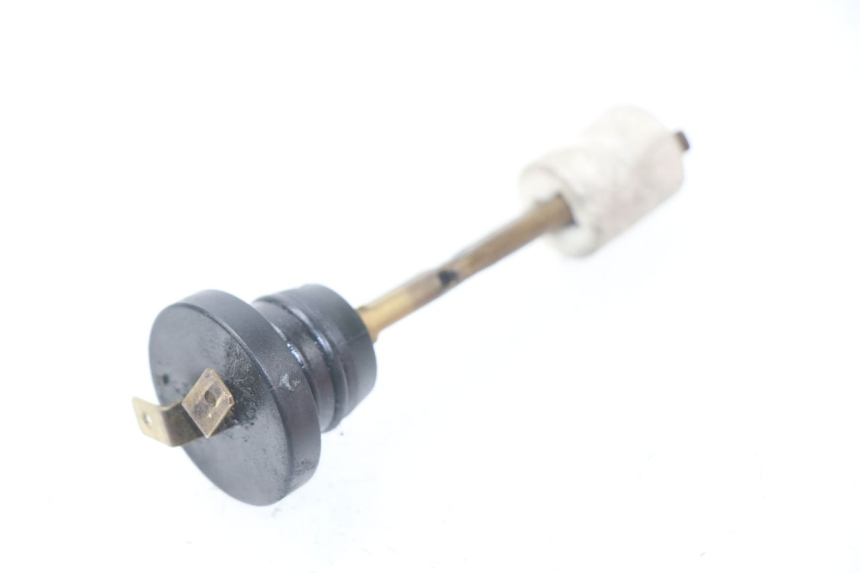 photo de OIL RESERVOIR DIPSTICK MBK BOOSTER SPIRIT 50 (2004 - 2017) - Zoom on usage condition