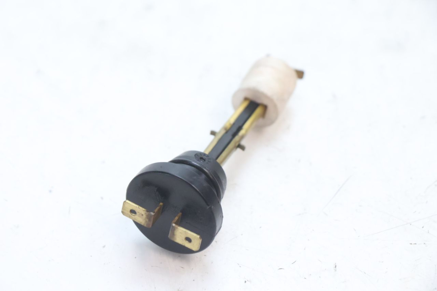 photo de OIL RESERVOIR DIPSTICK MBK BOOSTER SPIRIT 50 (2004 - 2017) - Zoom on usage condition