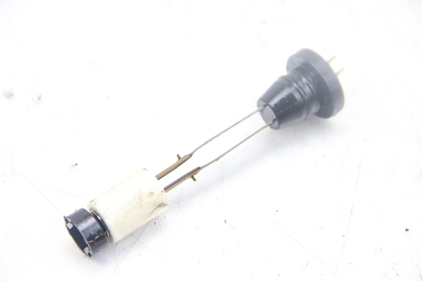 photo de OIL TANK DIPSTICK MBK FLIPPER 50 (2004 - 2012) - Zoom on usage condition