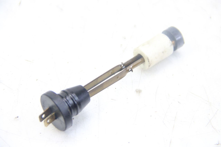 photo de OIL TANK DIPSTICK MBK FLIPPER 50 (2004 - 2012) - Alternative perspective