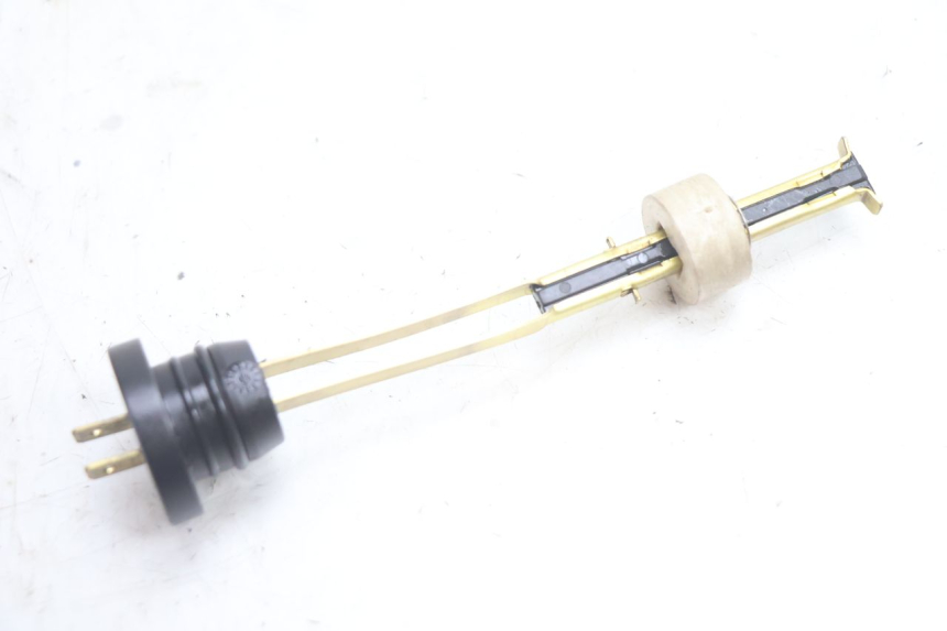 photo de OIL TANK DIPSTICK PEUGEOT LUDIX SNAKE 2T 50 (2004 - 2014) - Zoom on usage condition