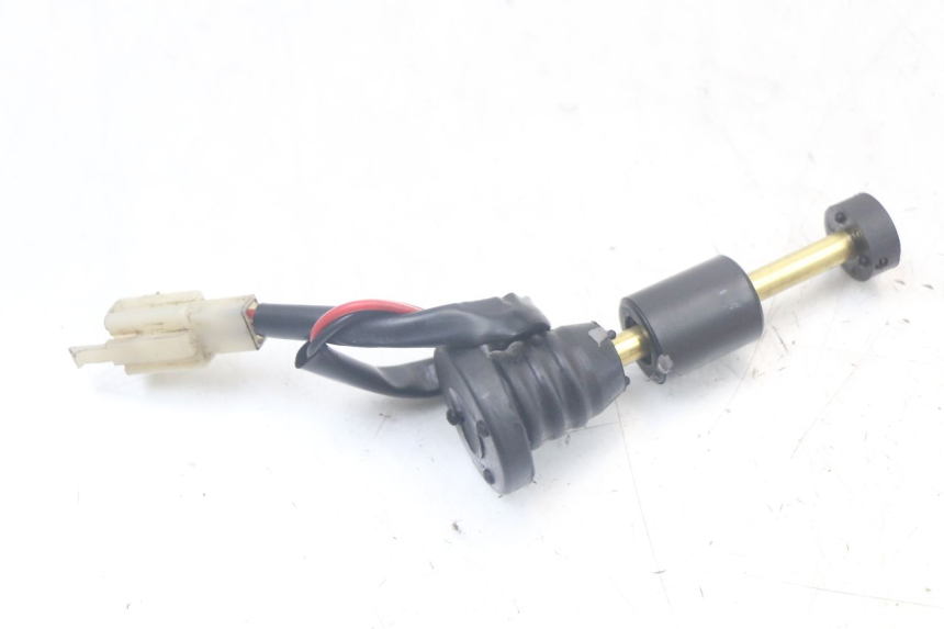 photo de OIL RESERVOIR DIPSTICK KEEWAY RY6 2T 50 (2011 - 2019) - Zoom on usage condition