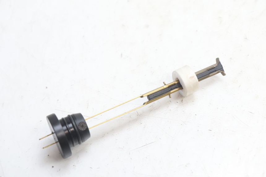 photo de OIL RESERVOIR DIPSTICK PEUGEOT SPEEDFIGHT LC 50 (1996 - 2002) - Component detail