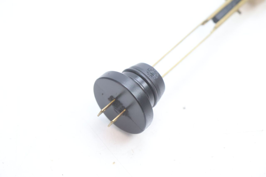 photo de OIL RESERVOIR DIPSTICK PEUGEOT SPEEDFIGHT LC 50 (1996 - 2002) - Component detail