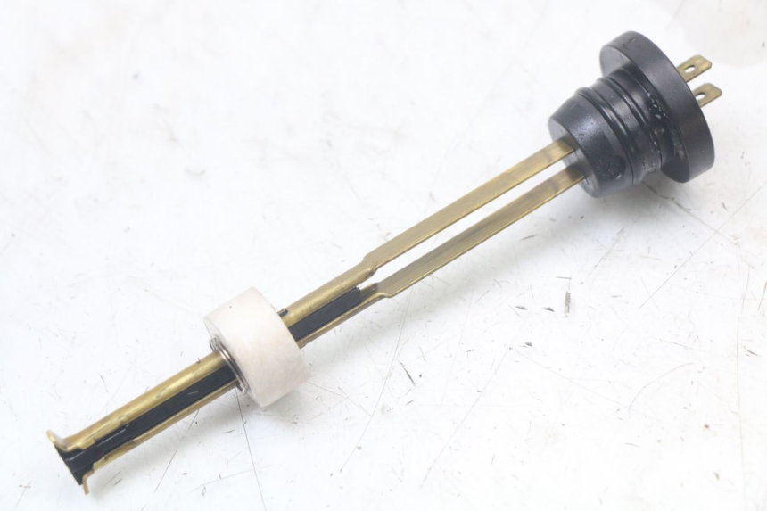 photo de OIL RESERVOIR DIPSTICK PEUGEOT SPEEDFIGHT 100 (1997 - 2007) - Zoom on usage condition