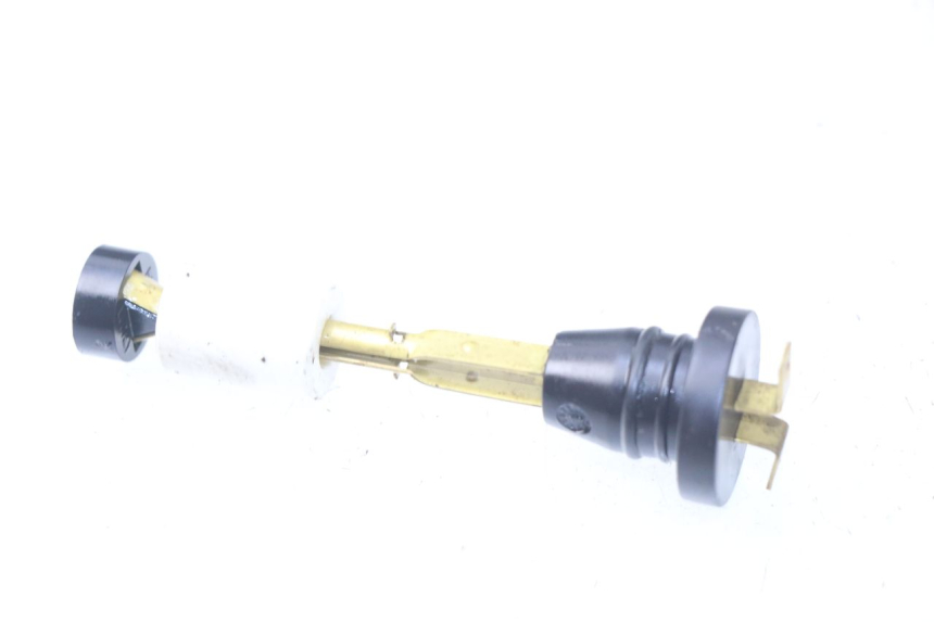 photo de OIL RESERVOIR DIPSTICK MBK STUNT NAKED 50 (2004 - 2018) - Zoom on usage condition