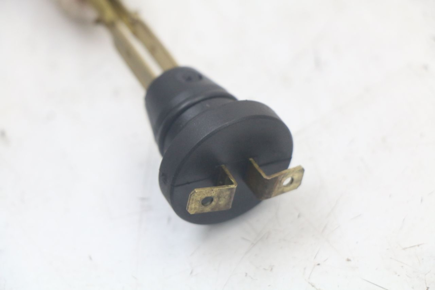 photo de OIL RESERVOIR DIPSTICK MBK STUNT NAKED 50 (2004 - 2018) - Zoom on usage condition