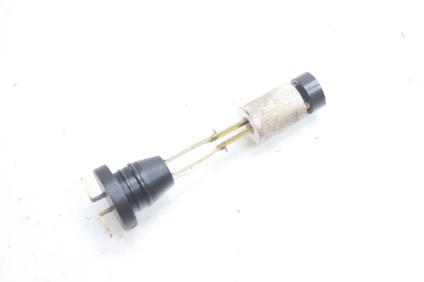 photo de OIL RESERVOIR DIPSTICK MBK STUNT NAKED 50 (2004 - 2018) - Main view