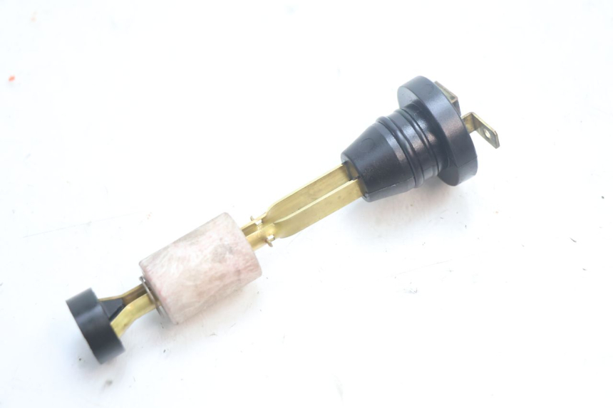 photo de OIL RESERVOIR DIPSTICK MBK STUNT NAKED 50 (2004 - 2018) - Zoom on usage condition