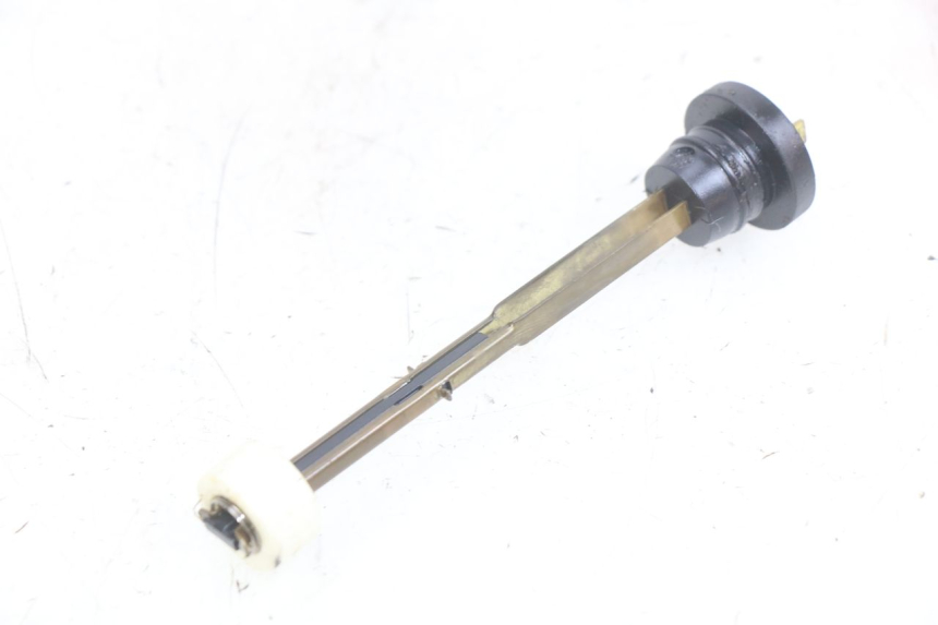 photo de OIL RESERVOIR DIPSTICK PEUGEOT TREKKER 50 (1998 - 2004) - Component detail