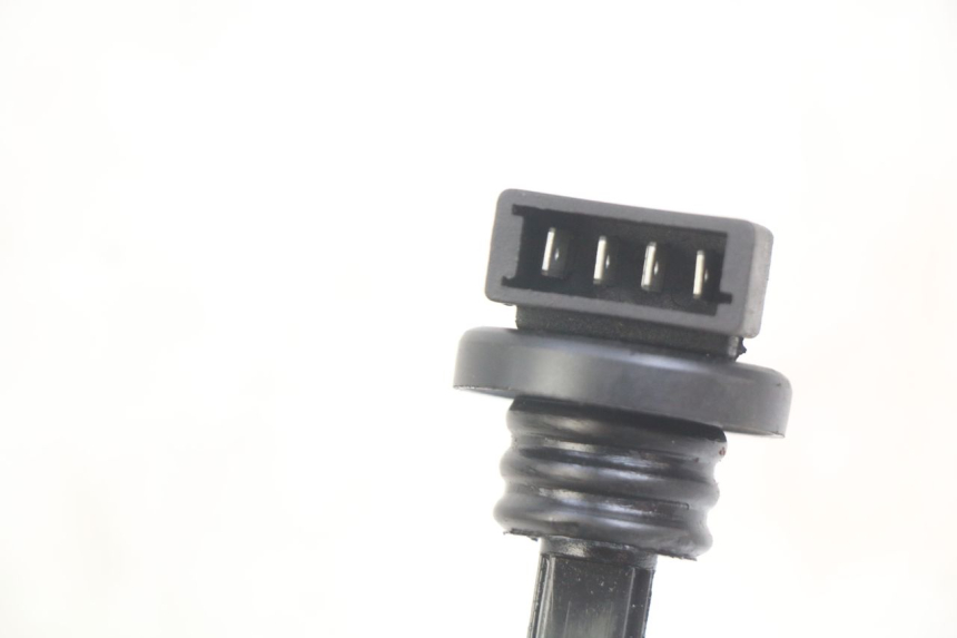 photo de OIL RESERVOIR DIPSTICK PIAGGIO VESPA S 2T 50 (2007 - 2014) - Zoom on usage condition