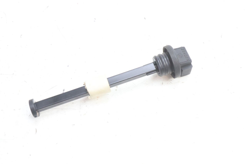 photo de OIL RESERVOIR DIPSTICK PIAGGIO VESPA S 2T 50 (2007 - 2014) - Alternative perspective