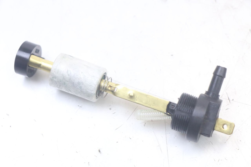 photo de OIL RESERVOIR DIPSTICK FANTIC XM PERFORMANCE 2T 50 (2021 - 2022) - Zoom on usage condition