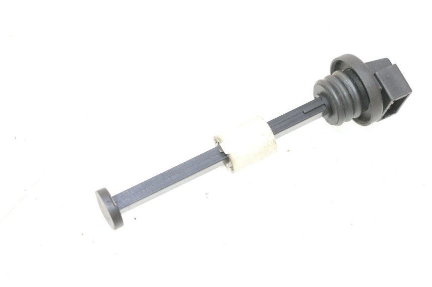 photo de OIL RESERVOIR DIPSTICK PIAGGIO ZIP 2T 50 (2009 - 2019) - Zoom on usage condition