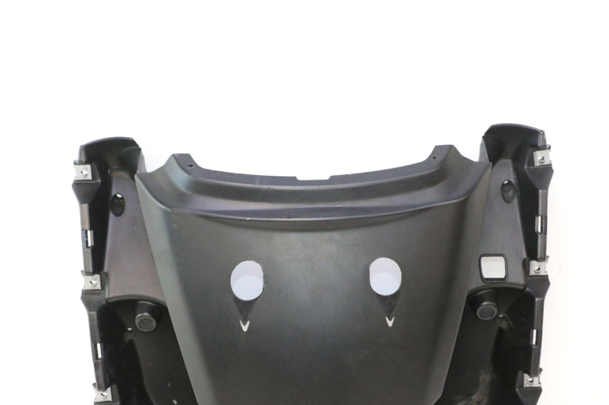 photo de REAR MIDDLE PANEL APRILIA ATLANTIC S 125 (2010 - 2013) - Zoom on usage condition