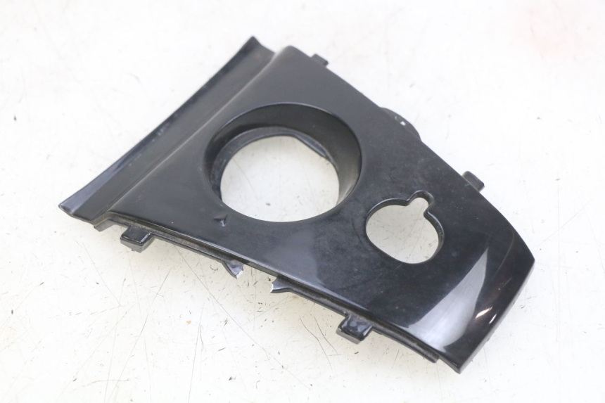 photo de REAR FAIRING JUNCTION BAOTIAN BT 49 QT-9 50 (2006 - 2010) - Technical close-up