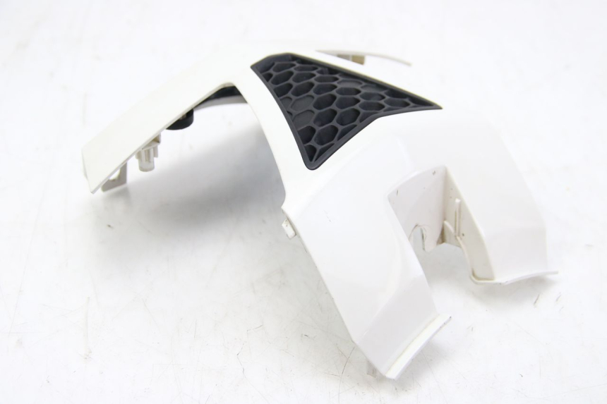 photo de REAR FAIRING JUNCTION PEUGEOT E-VIVACITY 1 (2012 - 2018) - Zoom on usage condition