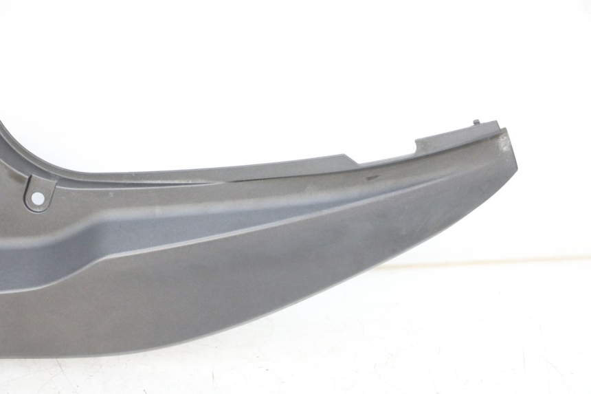 photo de REAR MIDDLE PANEL HONDA PCX (JF57/JF64) 125 (2014 - 2018) - Detailed visual inspection