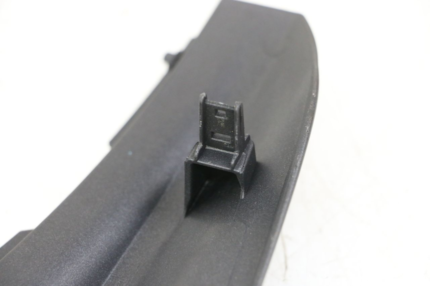 photo de REAR MIDDLE PANEL HONDA PCX (JF57/JF64) 125 (2014 - 2018) - Zoom on usage condition