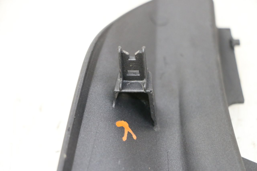 photo de REAR MIDDLE PANEL HONDA PCX (JF57/JF64) 125 (2014 - 2018) - Alternative perspective