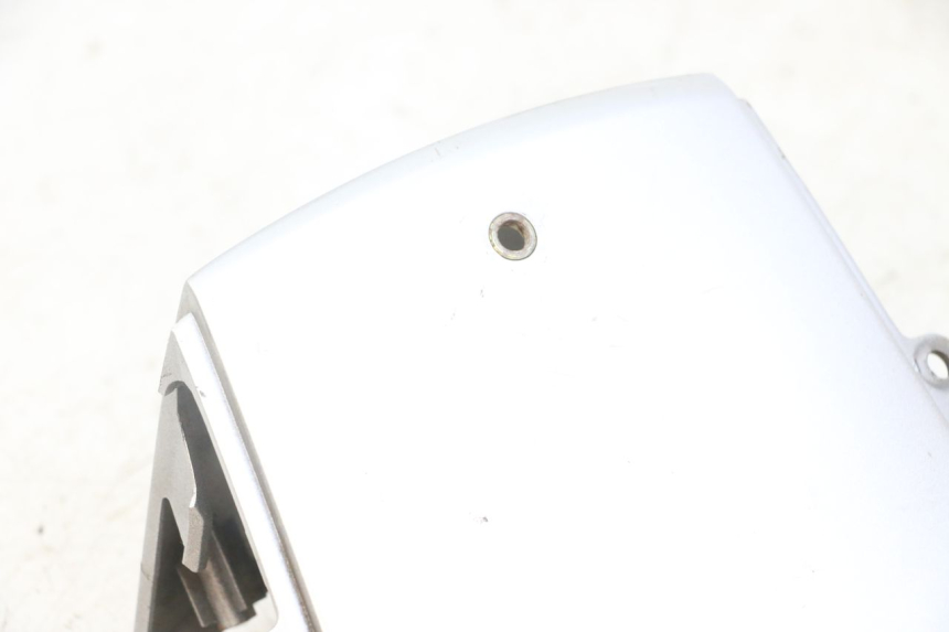 photo de REAR FAIRING JUNCTION HONDA SCV LEAD 100 (2003 - 2007) - Checked used part