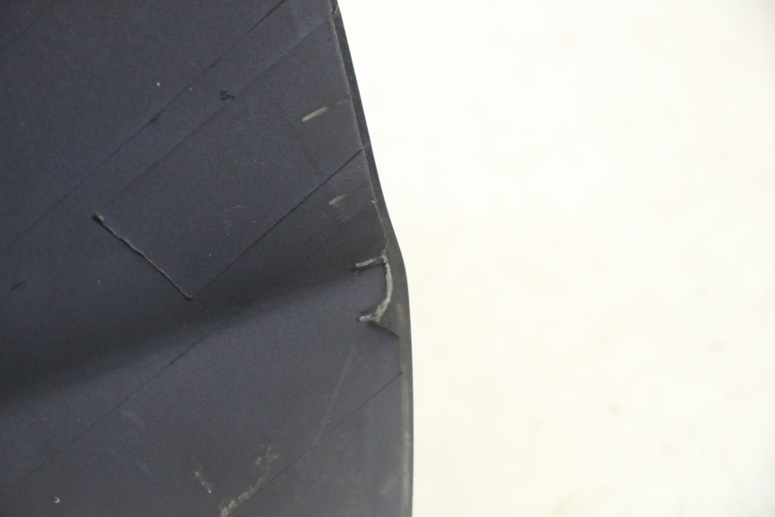 photo de LOWER REAR FAIRING JUNCTION SUZUKI BURGMAN 125 (2007 - 2014) - Distinctive features