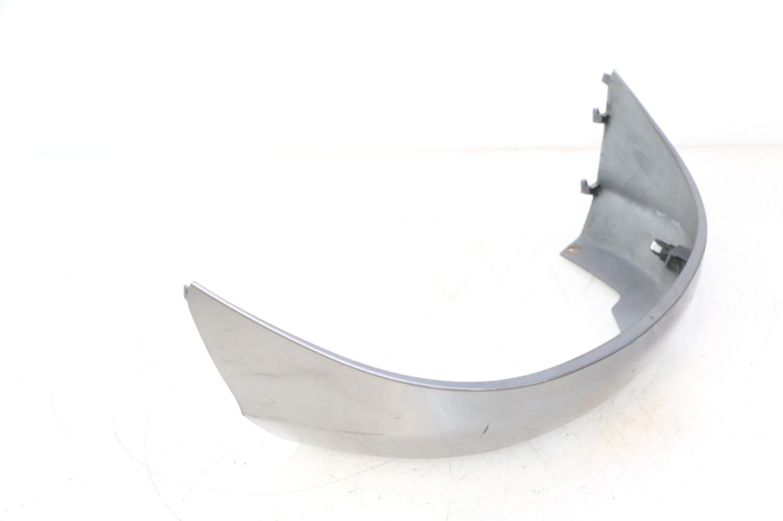 photo de LOWER REAR FAIRING JUNCTION SUZUKI BURGMAN 125 (2007 - 2014) - Technical close-up
