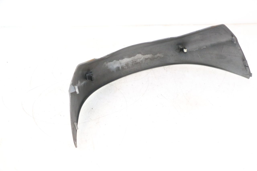 photo de LOWER REAR FAIRING JUNCTION SUZUKI BURGMAN 125 (2007 - 2014) - Surface and material condition
