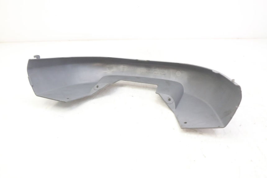 photo de LOWER REAR FAIRING JUNCTION HONDA FES PANTHEON 2T 125 (1998 - 2002) - Alternative perspective