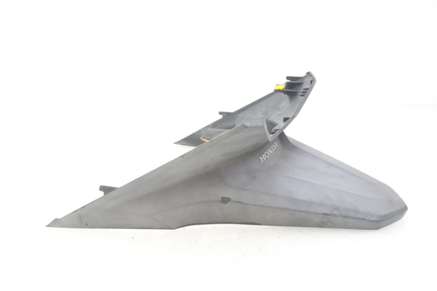 photo de LOWER REAR FAIRING JUNCTION HONDA FORZA 125 (2015 - 2016) - Product overview