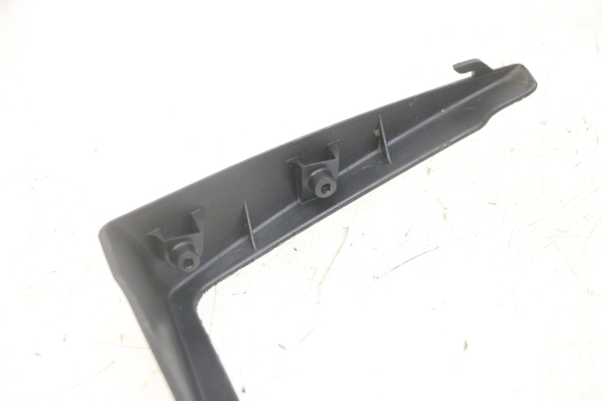 photo de REAR LOWER FAIRING JOINER SUZUKI GS GSE 500 (2001 - 2003) - Alternative perspective