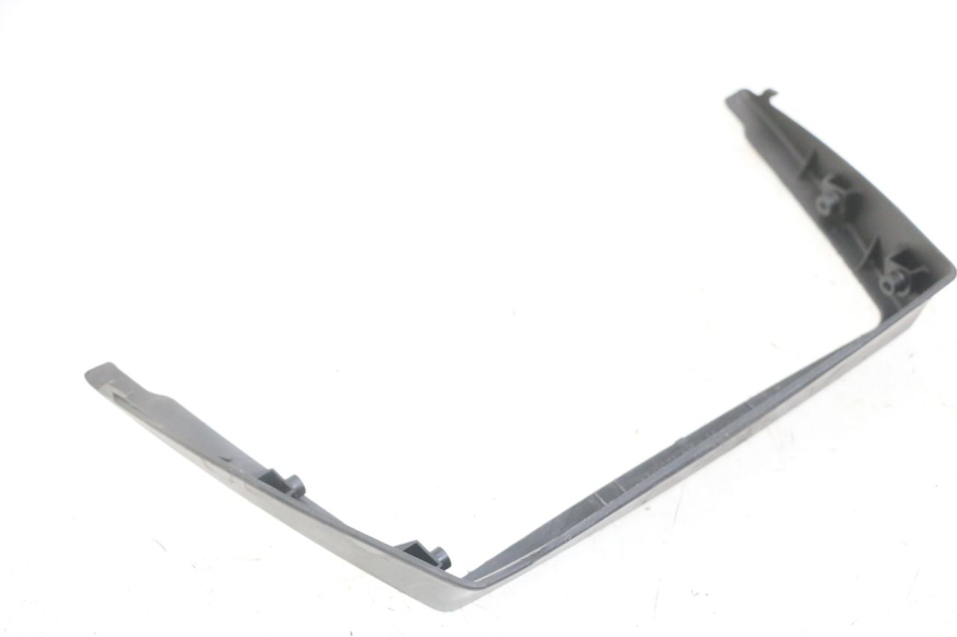 photo de REAR LOWER FAIRING JOINER SUZUKI GS GSE 500 (2001 - 2003) - Technical close-up