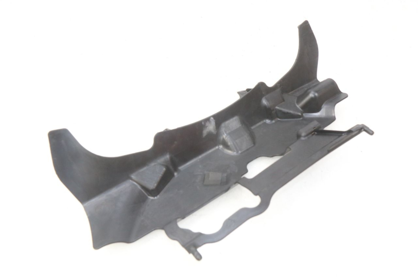 photo de REAR LOWER MIDDLE PANEL SUZUKI GSX-R GSXR 750 (2011 - 2016) - Alternative perspective