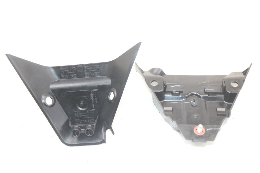 photo de REAR LOWER MIDDLE PANEL HUSQVARNA SVARTPILEN 401 (2018 - 2023) - Zoom on usage condition