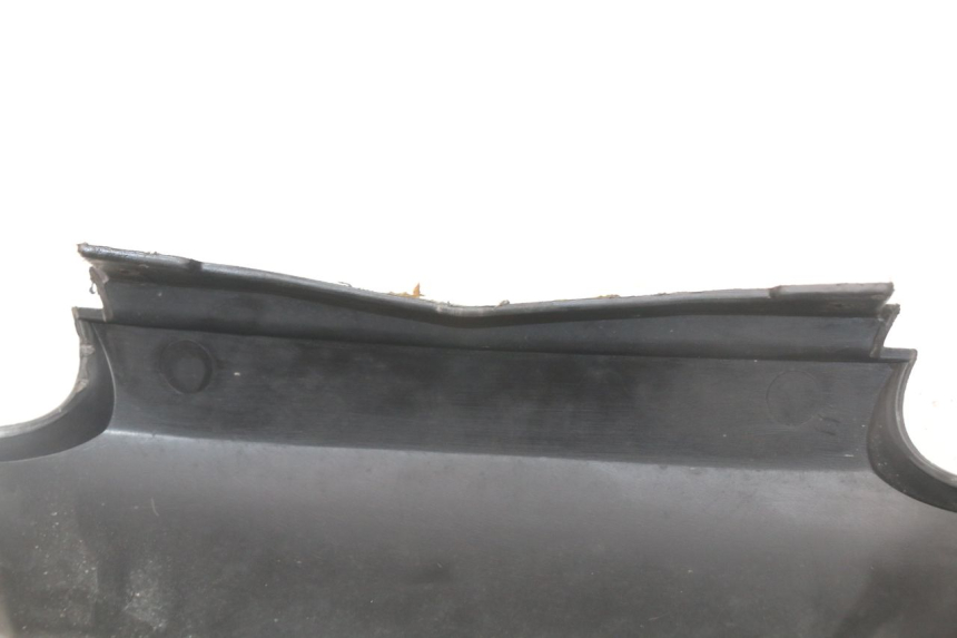 photo de LOWER REAR FAIRING JUNCTION PIAGGIO MP3 LT 400 (2007 - 2012) - Technical close-up