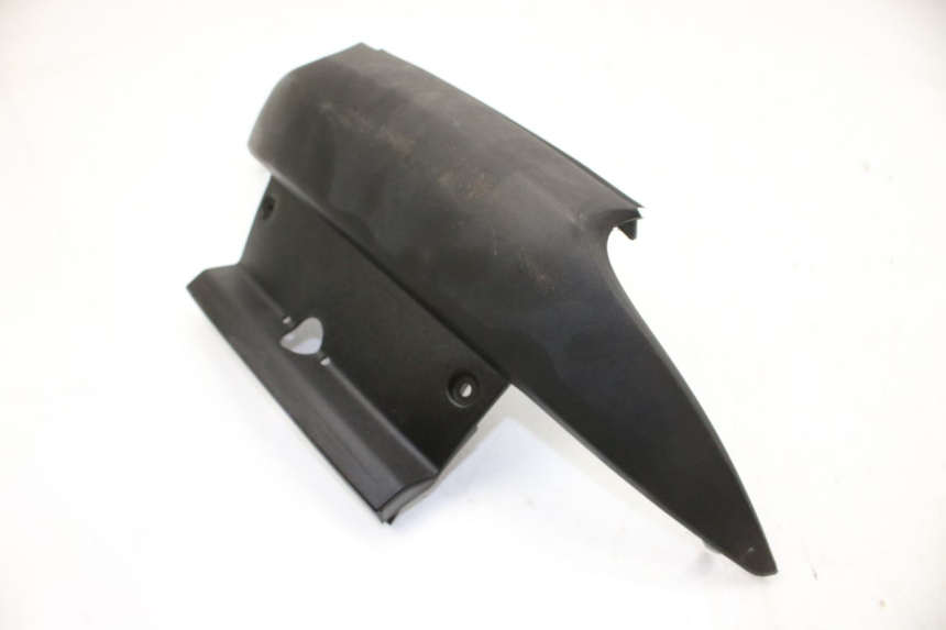 photo de LOWER REAR FAIRING JUNCTION PIAGGIO MP3 LT 300 (2010 - 2016) - Zoom on usage condition