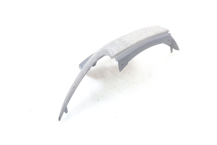photo de LOWER REAR FAIRING JUNCTION PIAGGIO MP3 LT 400 (2007 - 2012) - Zoom on usage condition