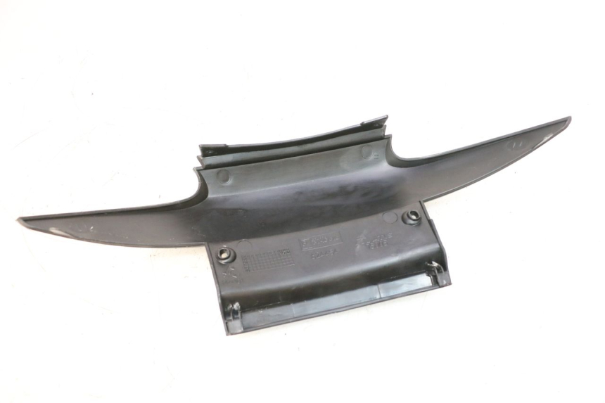 photo de LOWER REAR FAIRING JUNCTION PIAGGIO MP3 125 (2006 - 2014) - Zoom on usage condition