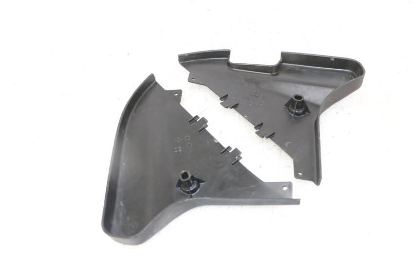 photo de REAR LOWER MIDDLE PANEL GILERA NEXUS 125 (2009 - 2013) - Zoom on usage condition