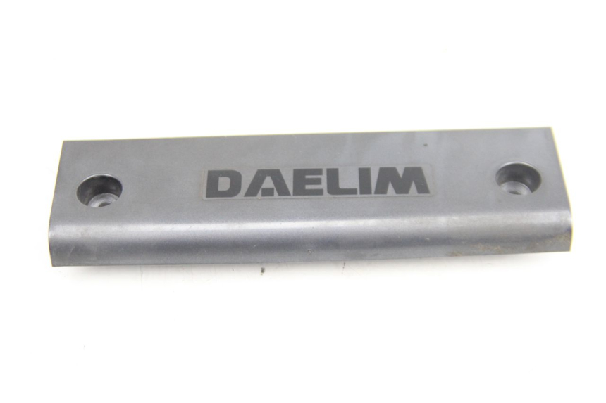 photo de REAR LOWER MIDDLE PANEL DAELIM S2 125 (2006 - 2007) - Main view