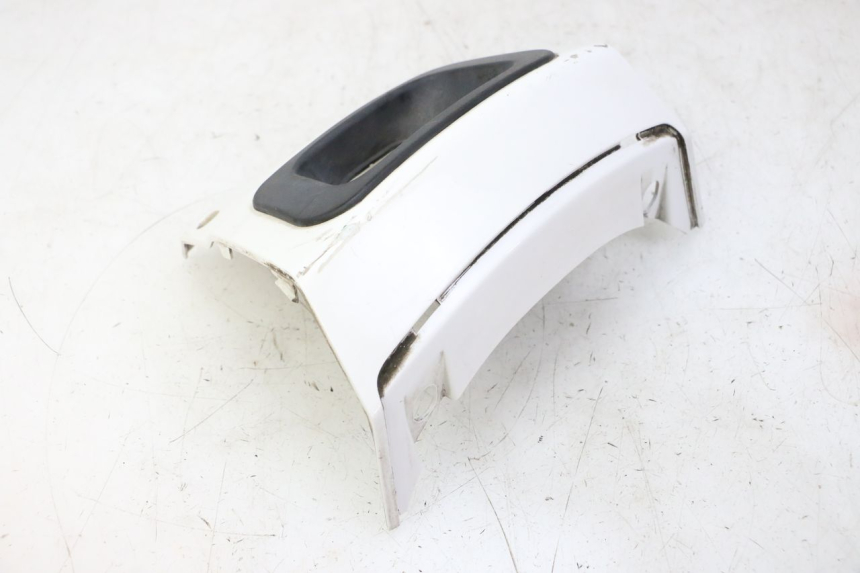 photo de LOWER REAR FAIRING JUNCTION PEUGEOT SATELIS 125 (2010 - 2012) - Technical close-up