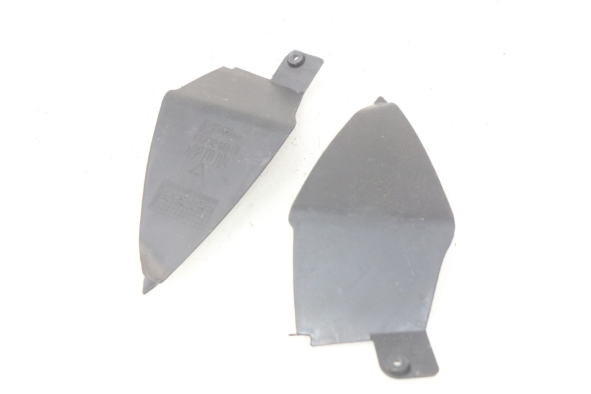 photo de LOWER REAR FAIRING JUNCTION APRILIA SR 2T 50 (2012 - 2017) - Zoom on usage condition