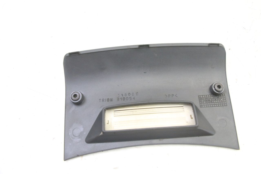 photo de REAR LOWER MIDDLE PANEL PIAGGIO SUPER LX 125 (2000 - 2003) - Zoom on usage condition