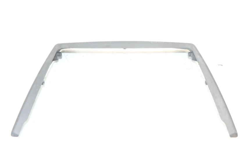 photo de REAR LOWER MIDDLE PANEL SUZUKI GS F 500 (2004 - 2007) - Technical close-up