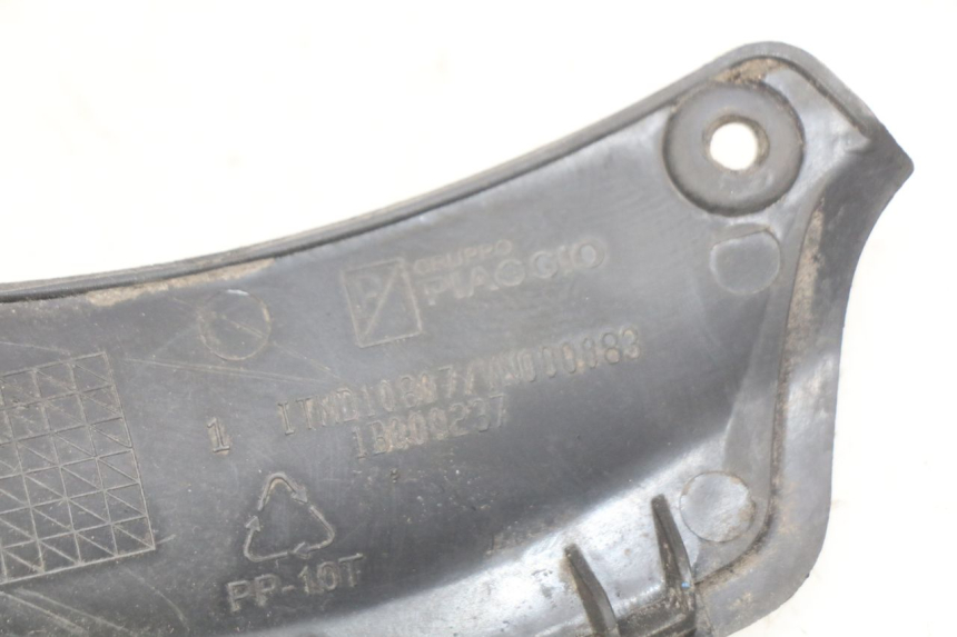 photo de LOWER REAR FAIRING JUNCTION PIAGGIO VESPA PRIMAVERA 2T 50 (2013 - 2018) - Component detail