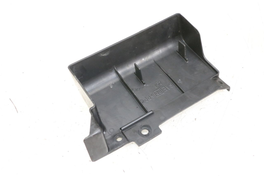 photo de Lower rear fairing junction SUZUKI VL INTRUDER 125 (2004 - 2007) - Alternative perspective