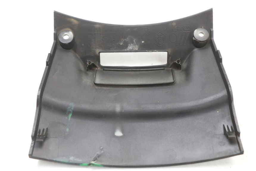 photo de LOWER REAR FAIRING JUNCTION PIAGGIO XEVO - X EVO 125 (2007 - 2017) - Technical close-up